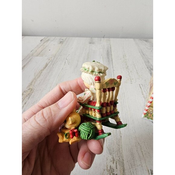 Enesco Mrs Claus North Pole elk village figurine zimnicki set cat rocking chair - Picture 4 of 10